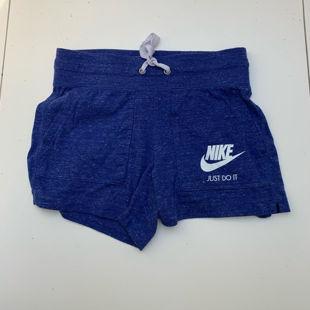 NIKE SHORTS
